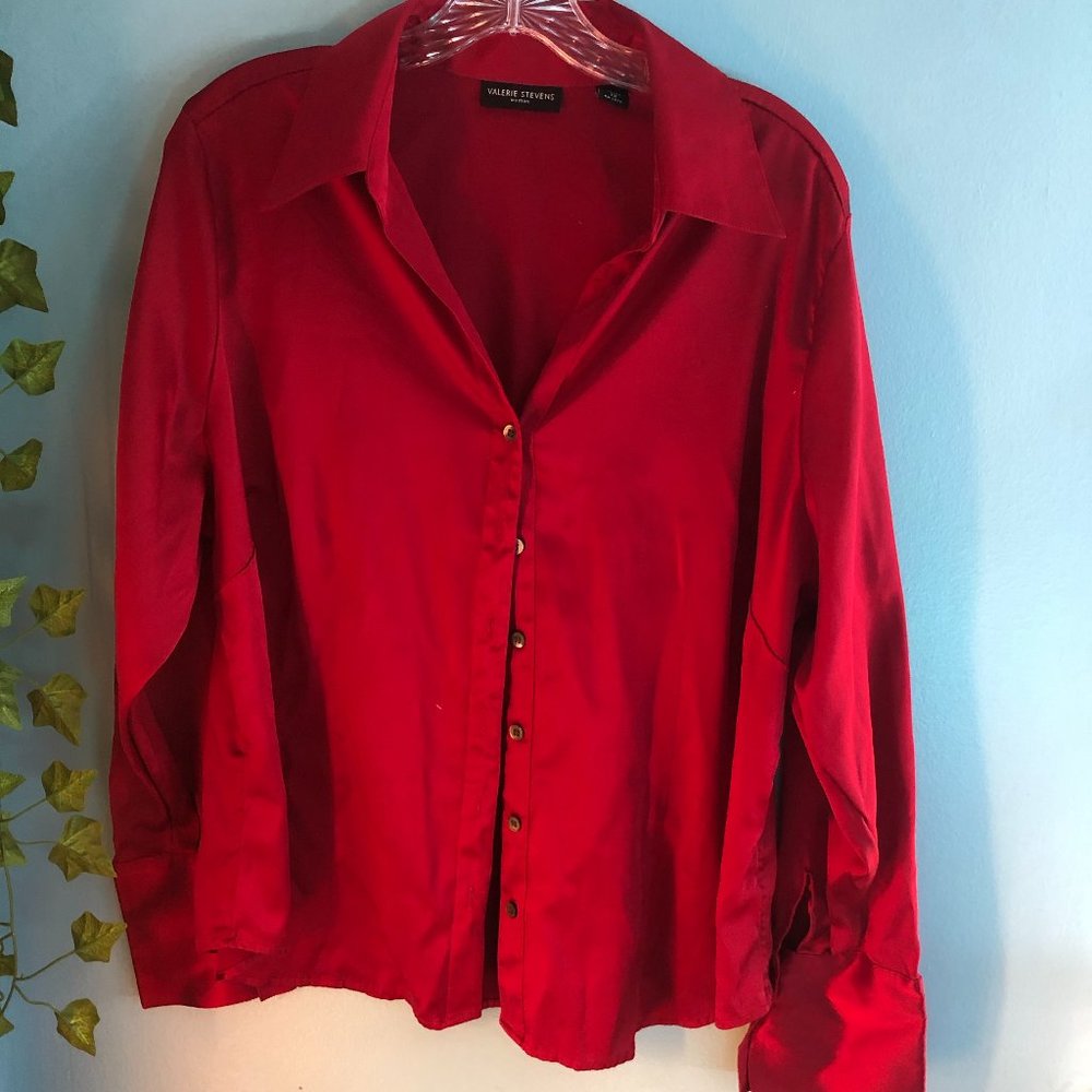 Valerie Stevens Button Up Top